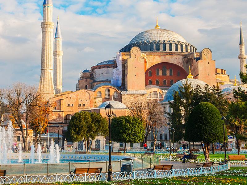 Istanbul City Tour w/ Blue Mosque, Hagia Sophia & Topkapi Palace