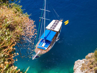 Suluada Island Boat Trip w/Lunch & Transfer