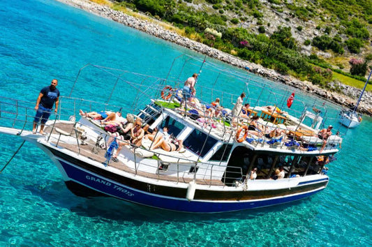 Alanya: Boat Tour with Unlimited Soft Drinks Lunch & Hotel Pickup