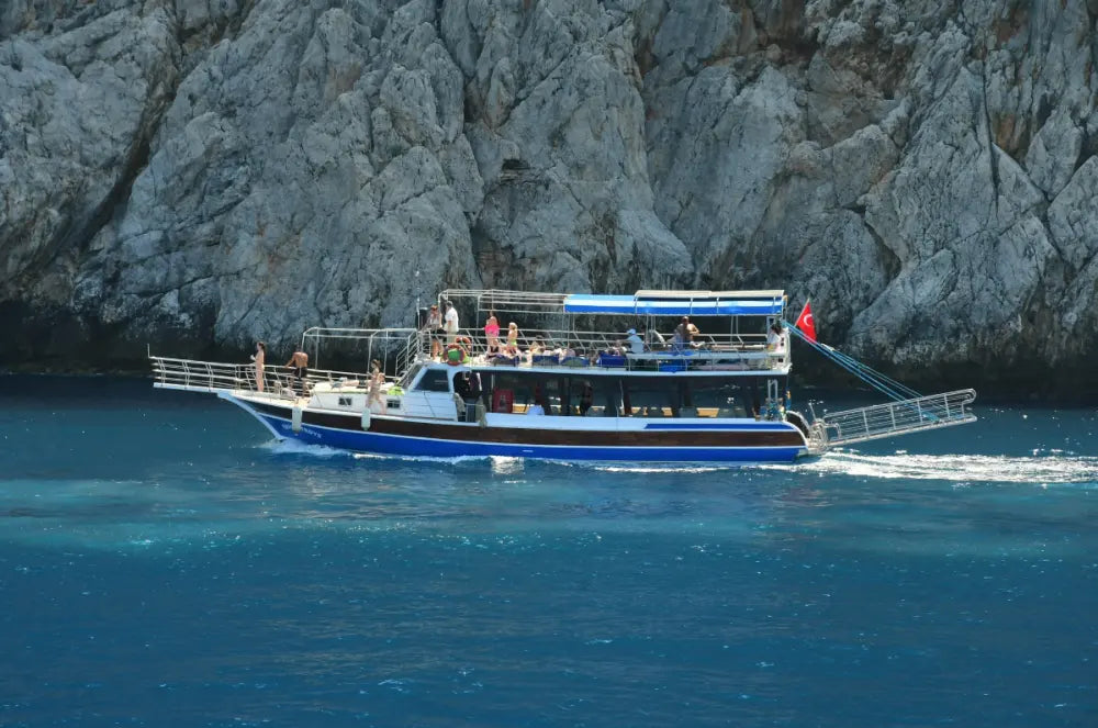 Alanya: Boat Tour with Unlimited Soft Drinks Lunch & Hotel Pickup